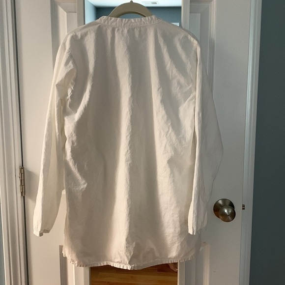 Handmade White Cotton Embroidered Tunic - Picture 2 of 8